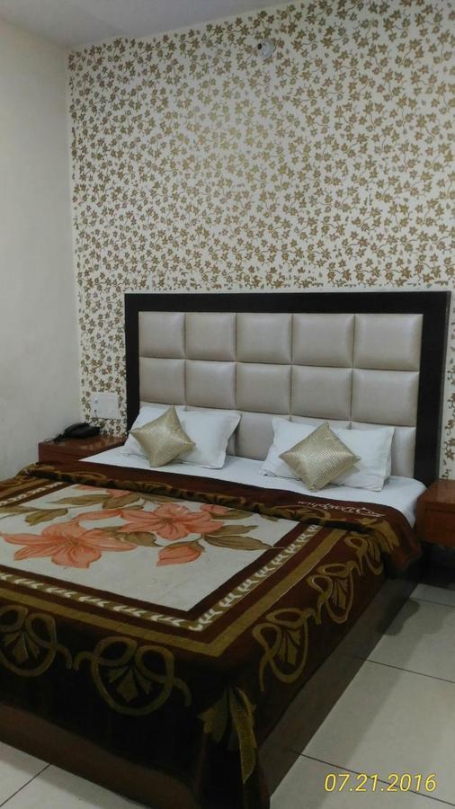 Hotel Kirandeep, Agra Agra  Buitenkant foto