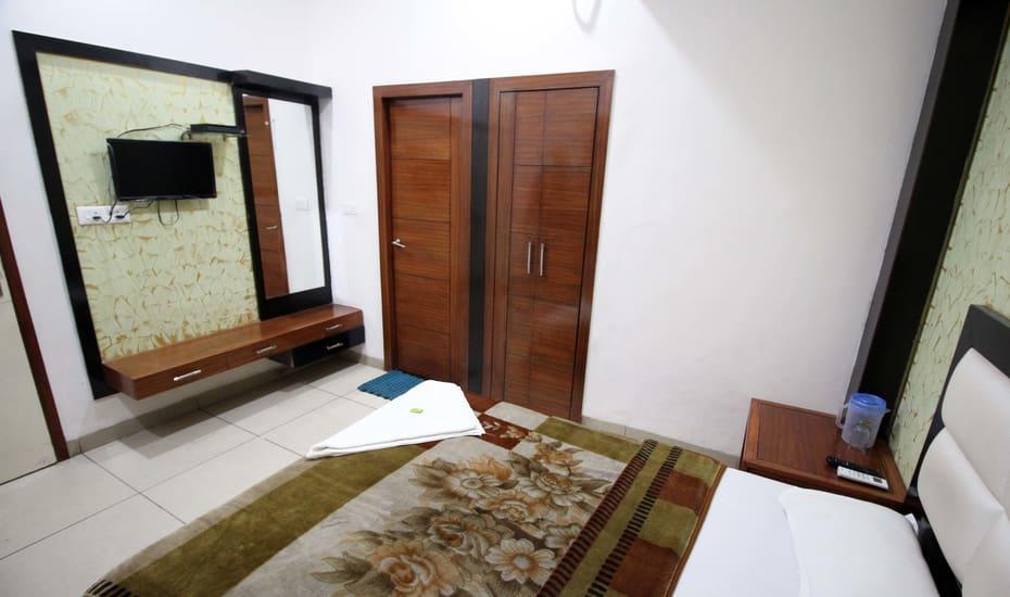 Hotel Kirandeep, Agra Agra  Buitenkant foto