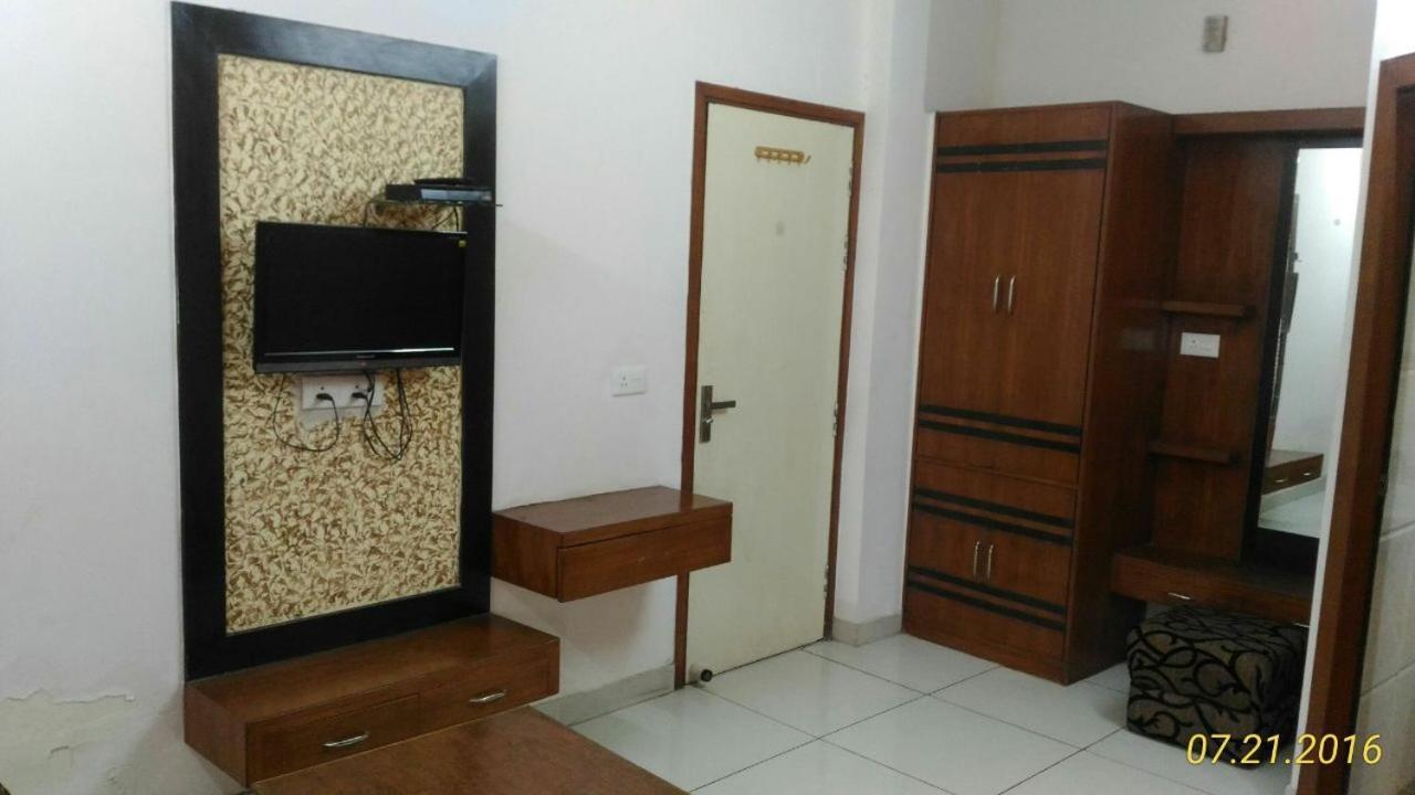 Hotel Kirandeep, Agra Agra  Buitenkant foto